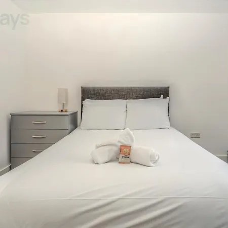 Ferienhaus Spacious Modern With Garden *