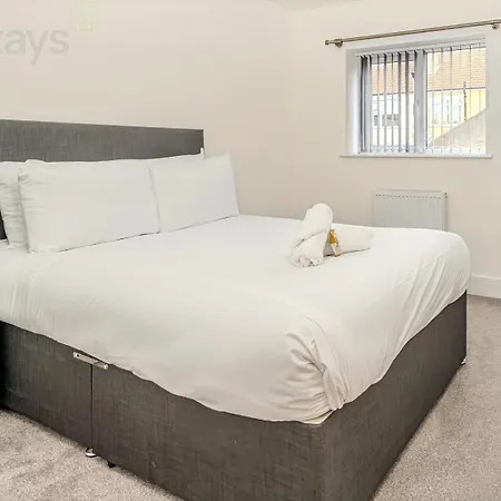 Ferienhaus Spacious Modern With Garden Bristol