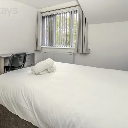 Spacious Modern With Garden *
